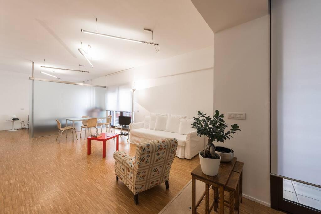 New Cosy Apartment Near To Petruzzelli Theatre Bari Bagian luar foto